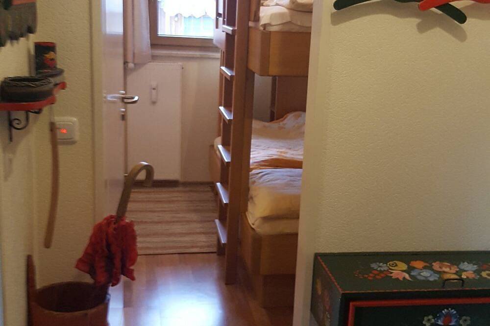 Ganze Wohnung, 3-Zimmerwohnung mit herrlichem Südwest-Balkon und Schwimmbad/Sauna in Obermaiselstein, Bayerisch Schwaben