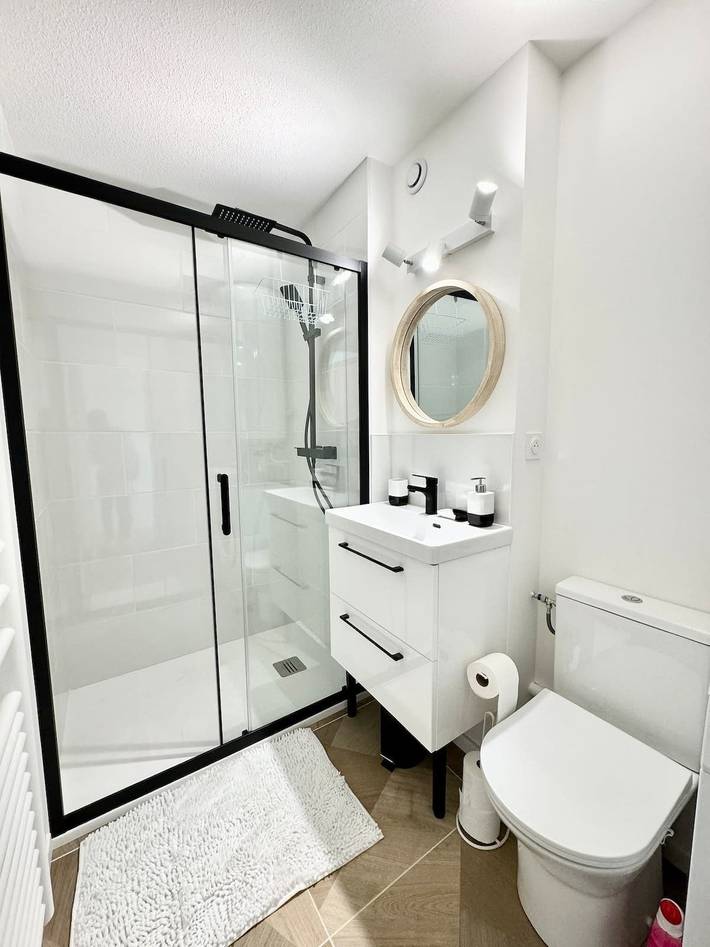 Appartement entier, Sublime T2 refait à neuf - Vue mer 180° - Piscine in Guidel, Côte des Mégalithes