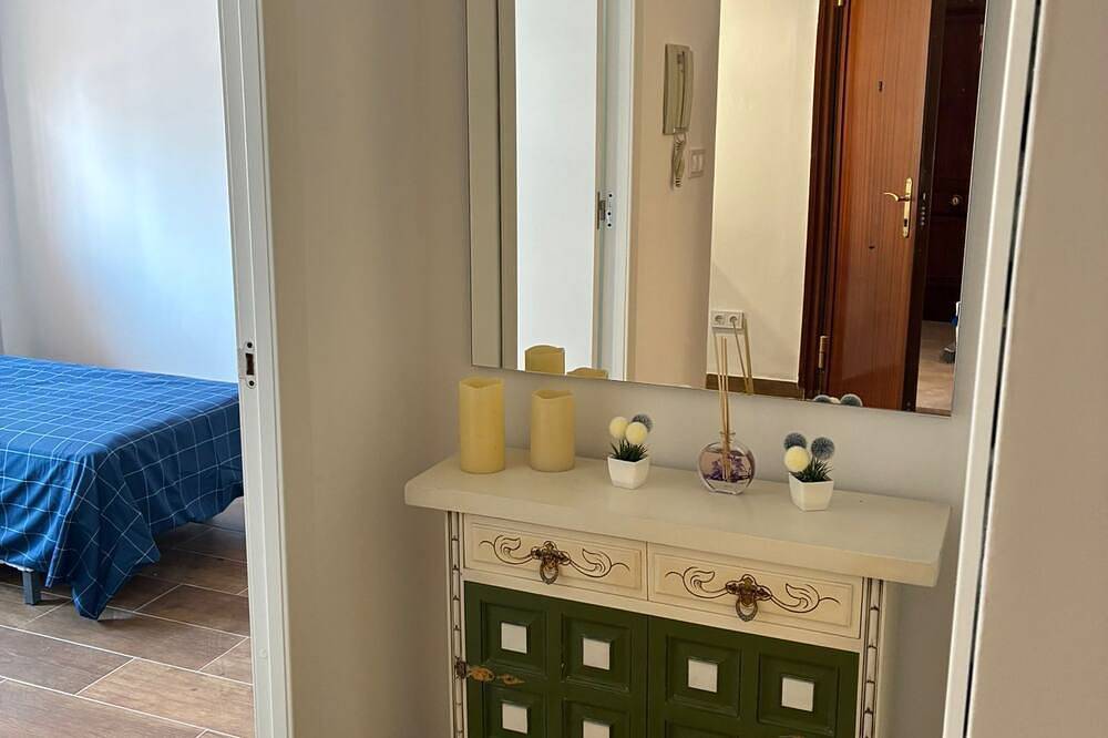 Ganze Wohnung, Apartment on the beach. 10 minutes from Valencia Sleeps 4. 2 bedroom 1 bathroom in Playa Puebla de Farnals, la Pobla de Farnals