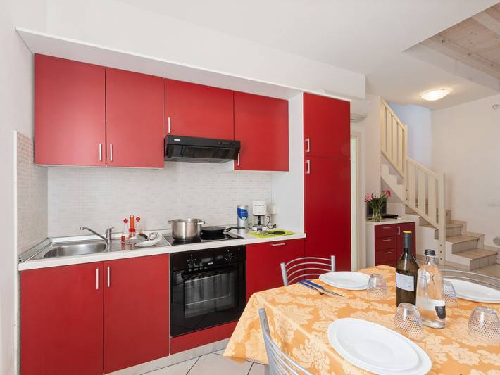 Gîte pour 6 personnes, avec Terrasse et Piscine à Lido delle Nazioni - 3