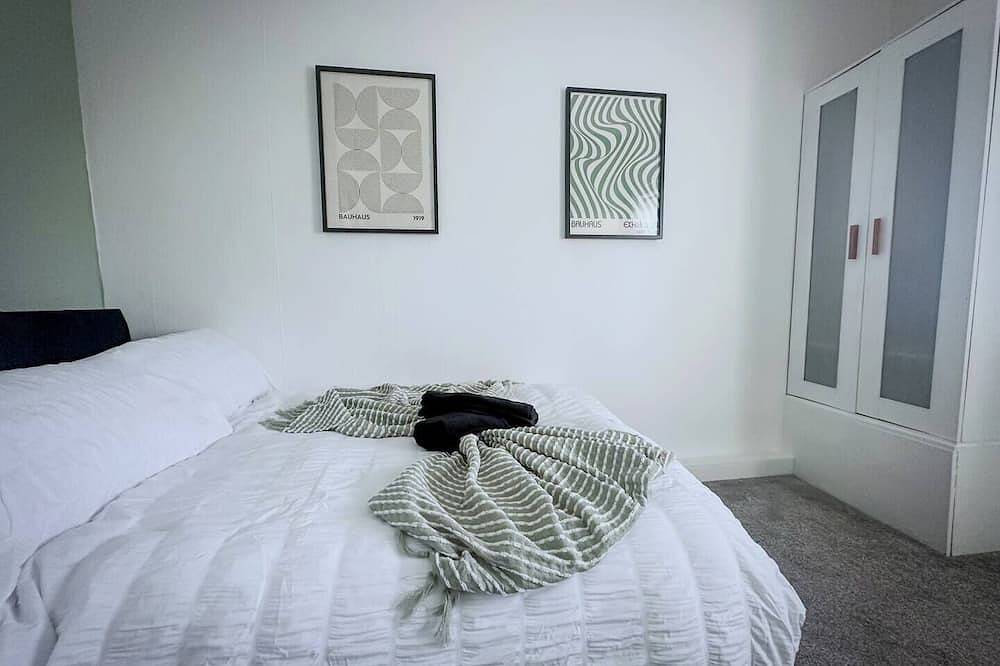 Worsley Gem - Stylish Modern 2-Bedroom Holiday Let in Greater Manchester