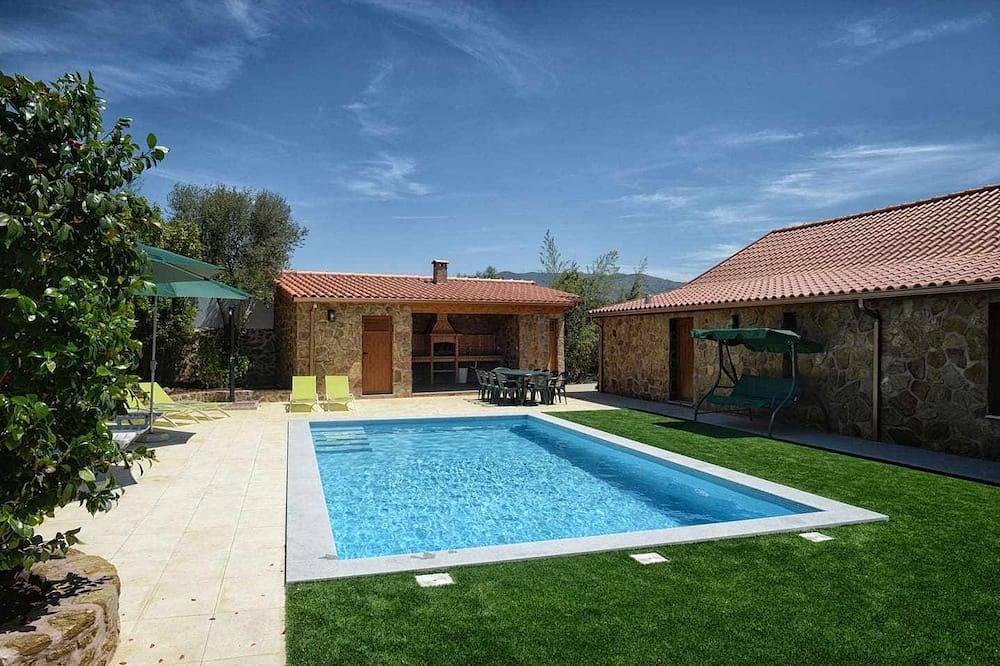 Maison de vacances pour 17 personnes avec barbecue et piscine privée in Codeçoso, District de Braga