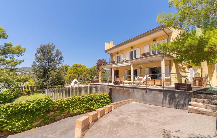 Apartamento con vistas al mar y piscina: a 2 km de la Playa de s'Hostalet in Bendinat, Calvià