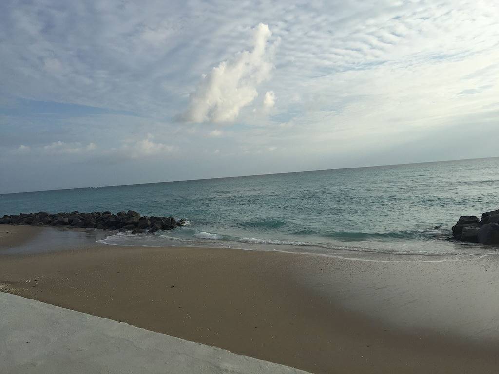 Ganze Wohnung, 2Szimmer + 2Badezimmer Suite Walk Zum Strand Pool Central in Palm Beach, Palm Beach County