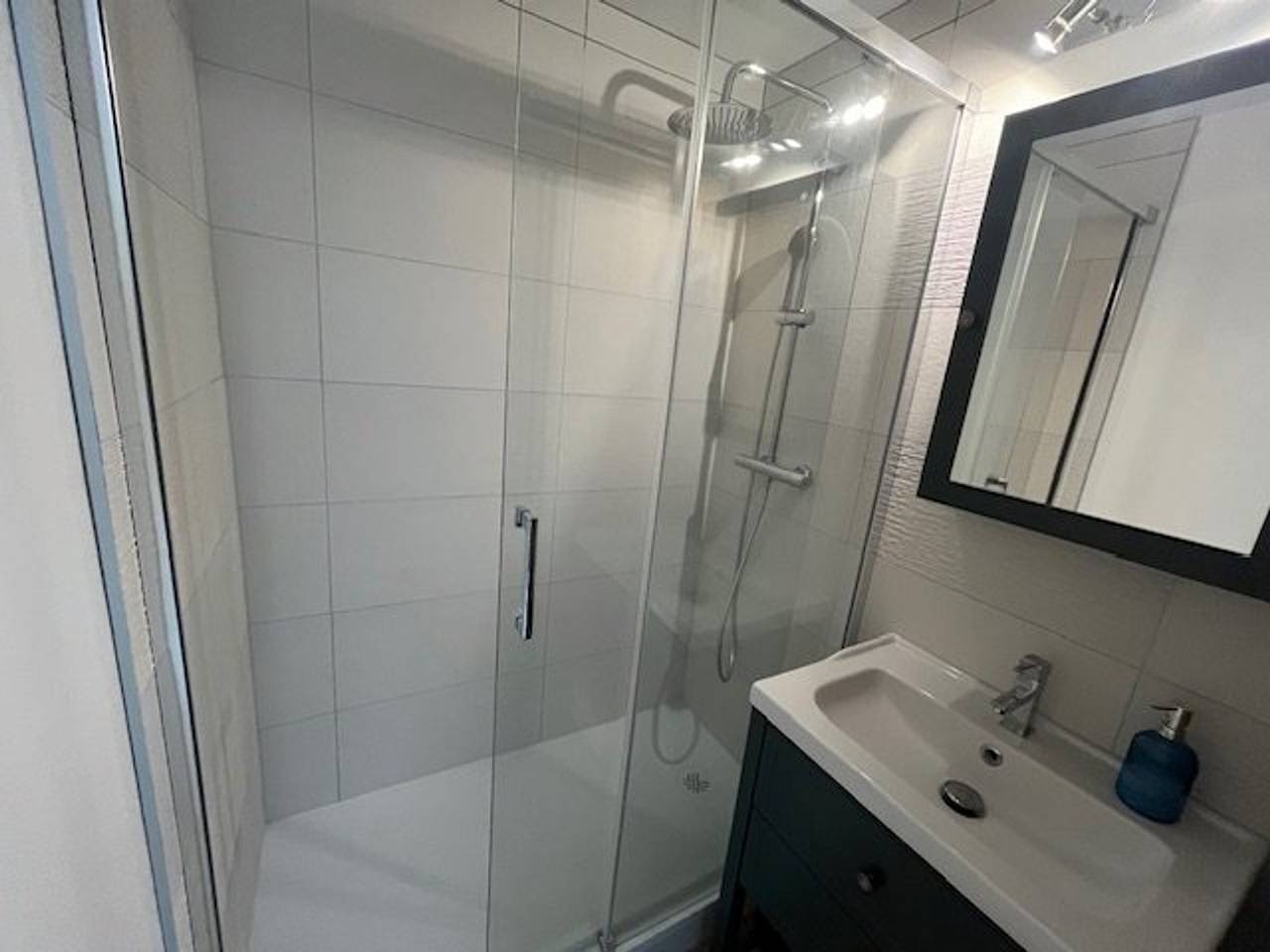 Ganze Wohnung, Modernes Apartment mit Parkplatz, Pool und Strandnähe in Rochelongue in Cap d'Agde, Agde