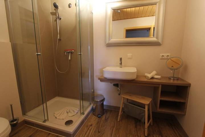 Ferienwohnung für 2 Personen, mit Terrasse und Garten sowie Sauna und Ausblick in Rieden - 4