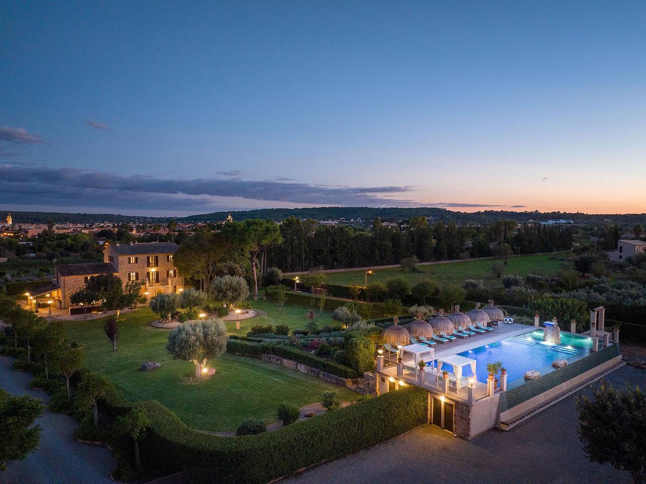 Villa 'Cas Metge Matas' avec piscine privée, Wi-Fi et climatisation in Santa Maria del Cami, Majorque l'intérieur des terres