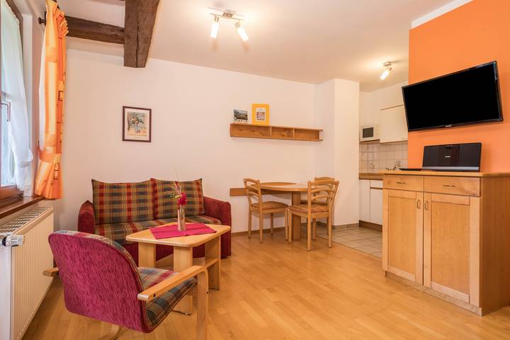 Appartement entier, Appartement de vacances "Risthof 3" avec balcon, jardin partagé, sauna et aire de jeux in Owingen, Region Bodensee-Oberschwaben