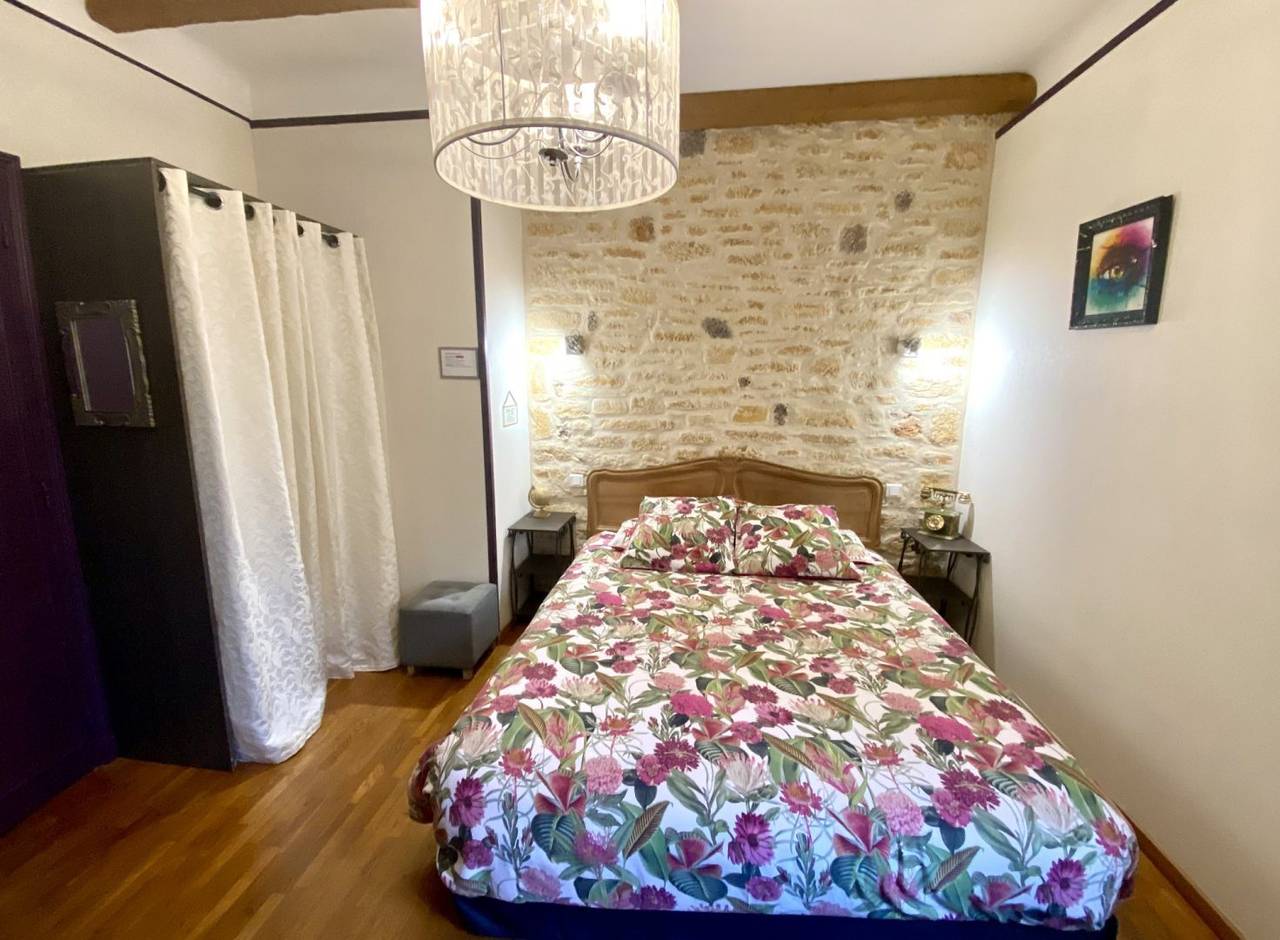 Spa et massages à Ô Clair de Lune Sarlat Centre - Chambre Privilège in Sarlat-la-Canéda, Périgord Noir