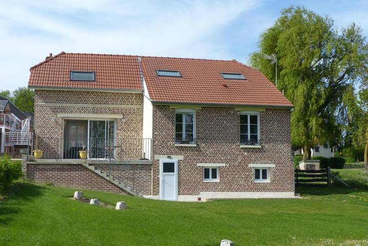 Location de vacances pour 8 personnes, avec Balcon et Terrasse ainsi que Jardin et Vue dans Morchain