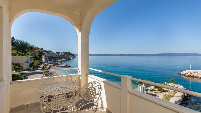 Ferielejlighed for 3 personer, med terrasse i Makarska Riviera