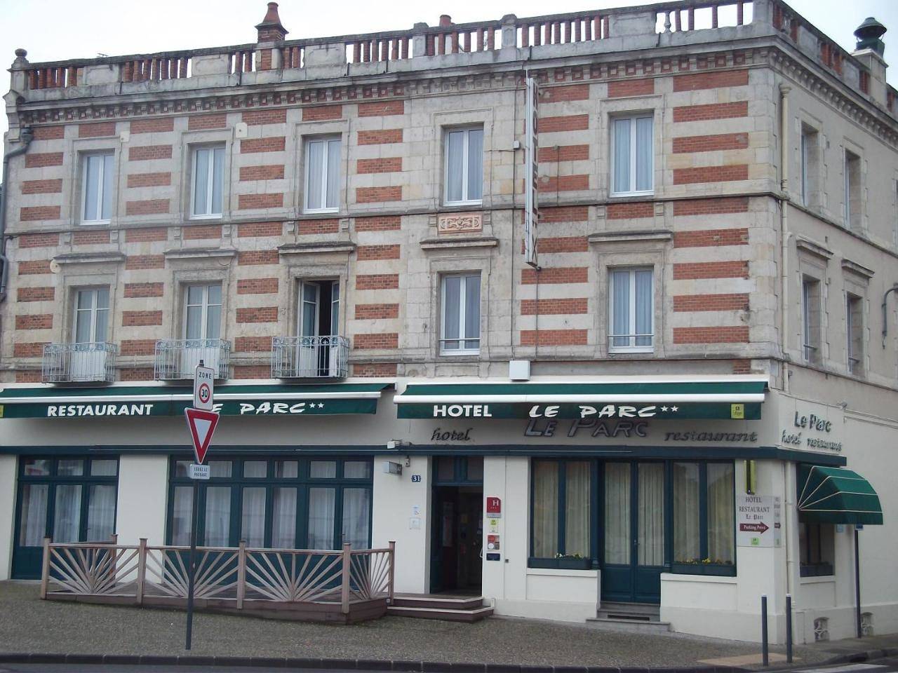 Twin Room in Moulins, Allier