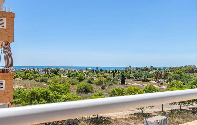 Gîte pour 6 personnes, avec terrasse et piscine, adapté aux familles à Cabanes - 3