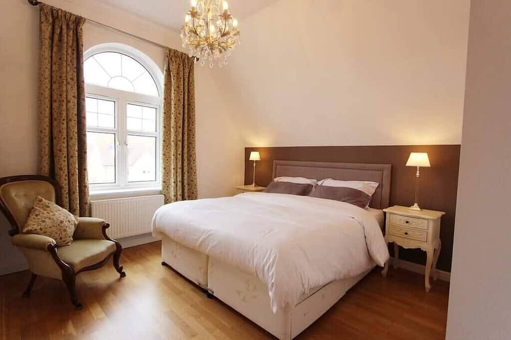 Immaculate 4Bd Family Home in Lee on the Solent in Gosport, Hampshire