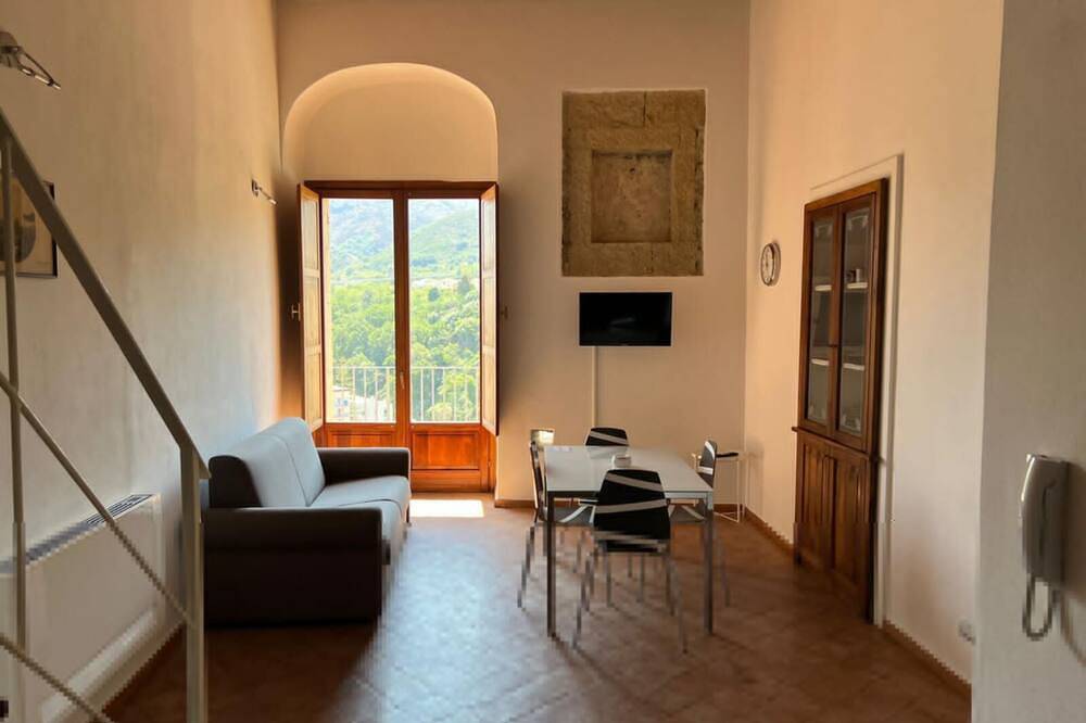 Ganze Wohnung, Apartment mit Blick auf den Yachthafen in Tropea, Vibo Valentia Provinz