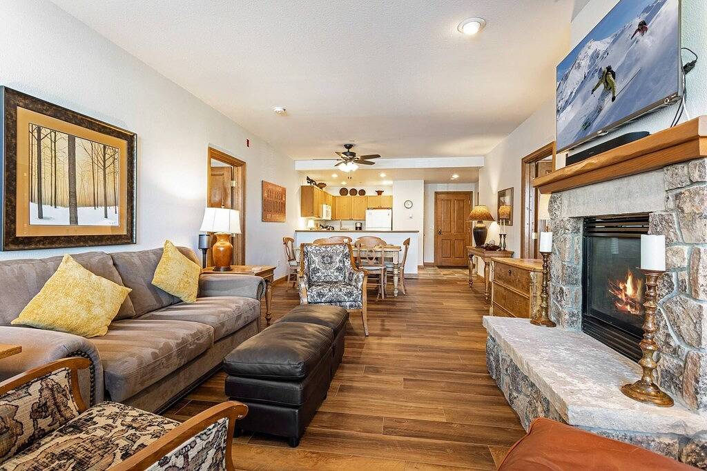 Ganze Wohnung, Einfacher Buszugang zu den Pisten, kein Auto nötig! Günstige Lage, Geschäfte, Restaurants und Lebensmittel zu Fuß erreichbar! in Avon, Beaver Creek