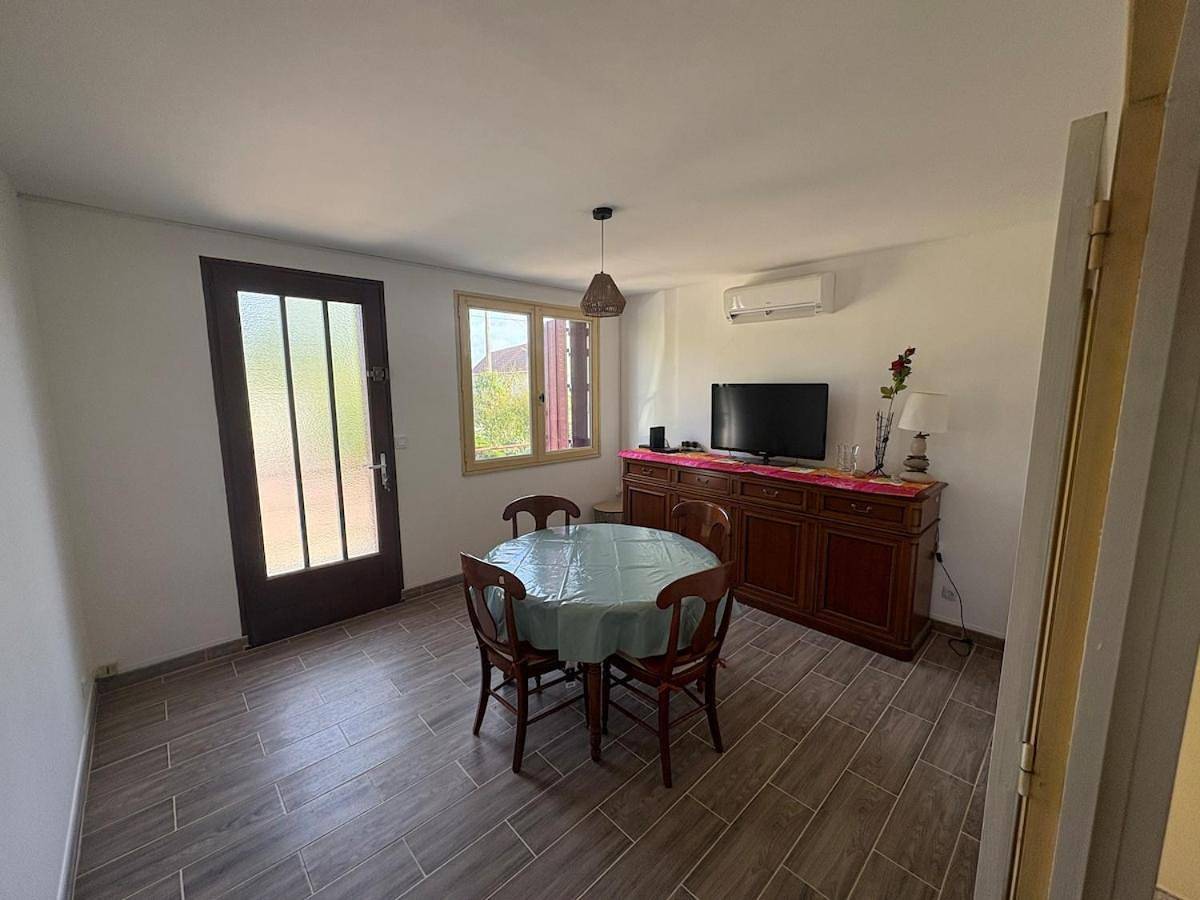 Appartement entier, Three-Bedroom Apartment in Châtillon-sur-Loire, Région de Montargis