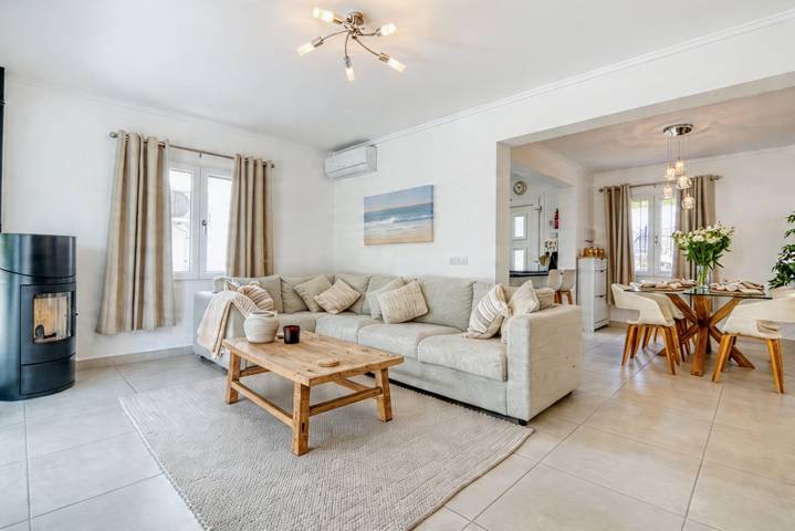 Villa en Moraira, El Portet, con piscina compartida y cerca de la playa in Valle del Portet, Teulada