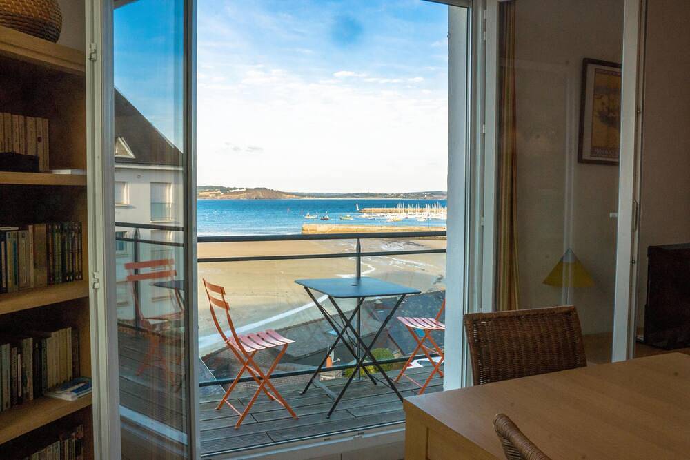 Ganze Wohnung, Wohnung mit Meerblick in ruhiger Lage, 2 Schlafzimmer, kostenloser Wifi in Morgat, Crozon