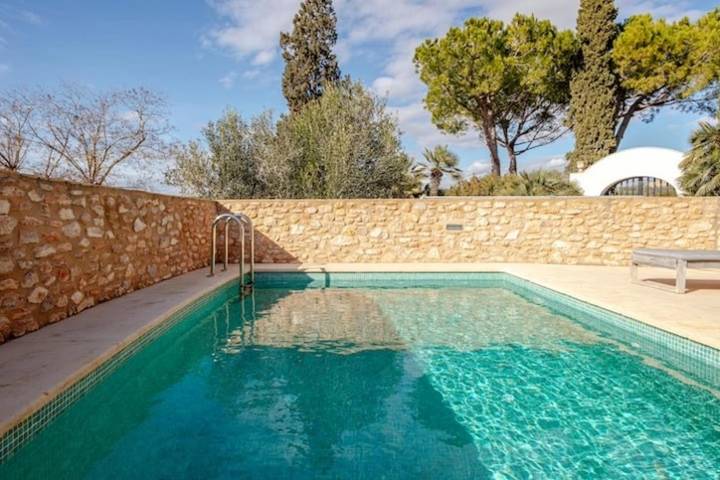 Chalet para 6 personas, con piscina y jardín en Garraf - 3