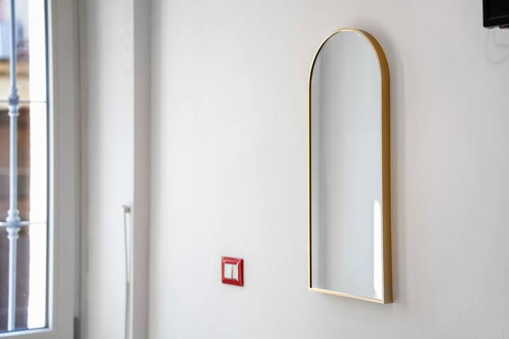 Entire studio, Studio Apartment 'Monolocale Red' with Wi-Fi and Air Conditioning in Delebio (Town), Delebio