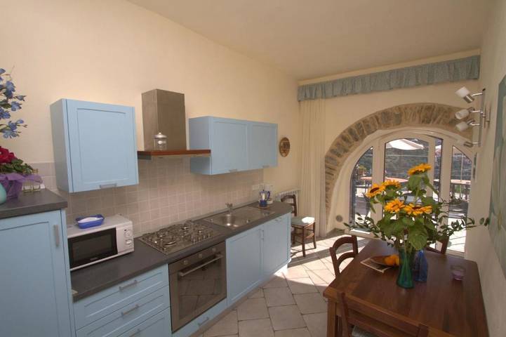 Ferienwohnung für 4 Personen, mit Terrasse und Whirlpool sowie Pool und Ausblick in Dolcedo - 3