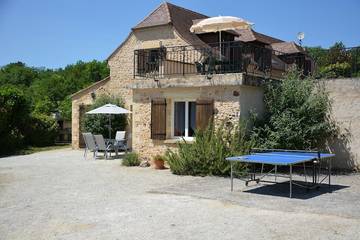 Gîte pour 9 personnes, avec jardin à Mauzens-et-Miremont