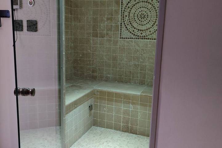 Appartement entier, Suite Hammam & balnéo, climatisée et extérieur privatif in Roquevaire, Côte méditerranéenne (France)