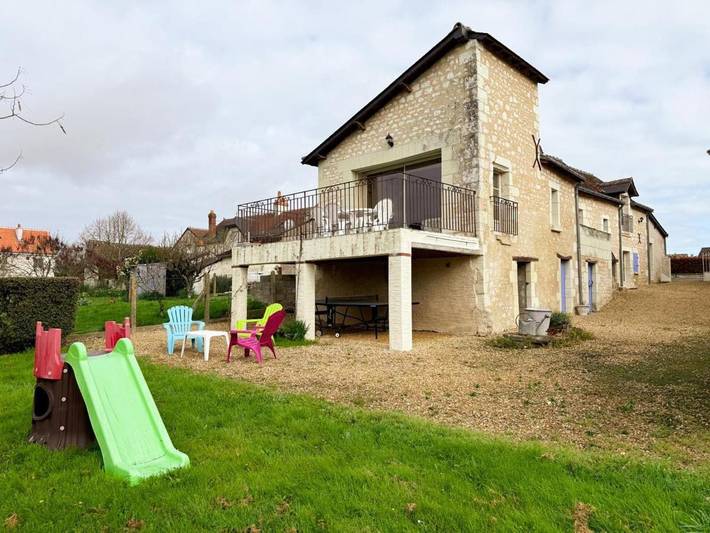 Location de vacances pour 7 personnes, avec jardin et balcon à Pouzay