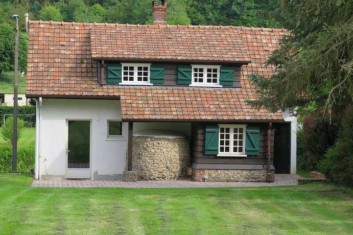 Gîte pour 8 personnes, avec jardin et terrasse à Embry
