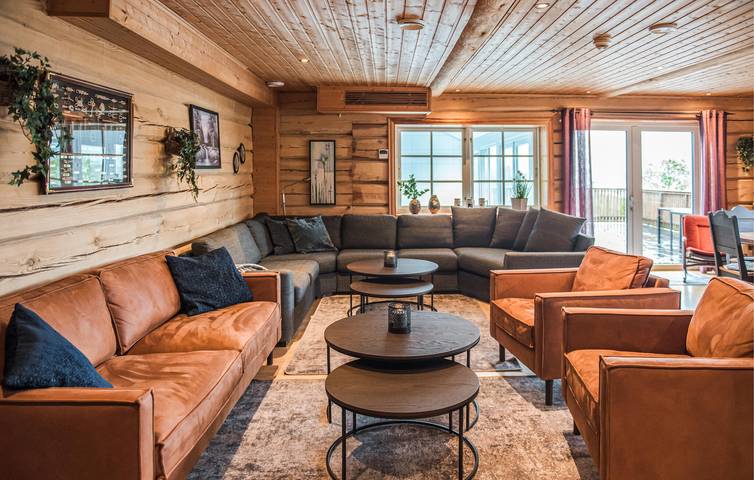 Ferienhaus für 22 Personen mit Terrasse in Vindafjord