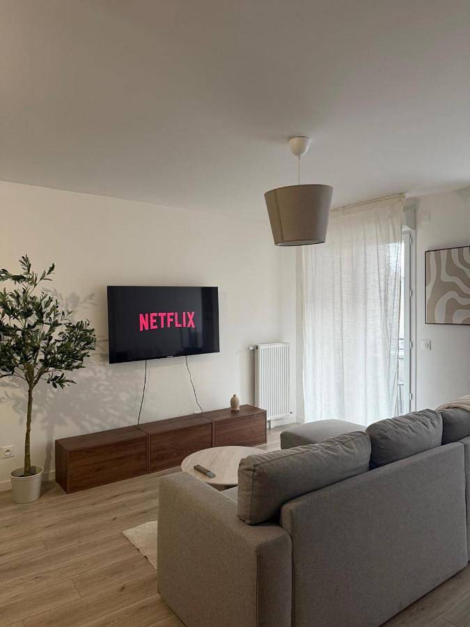 Gîte pour 4 personnes, avec balcon dans Persan