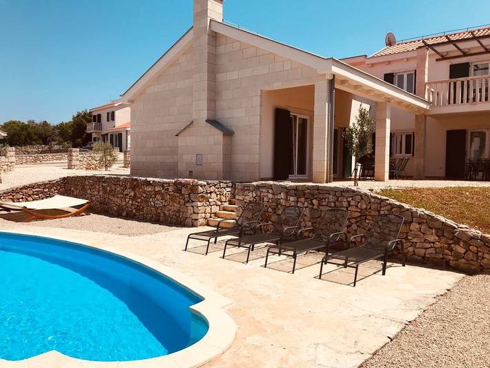 Villa pour 10 personnes, avec Balcon/Terrasse ainsi que Jardin et Piscine à Stari Grad