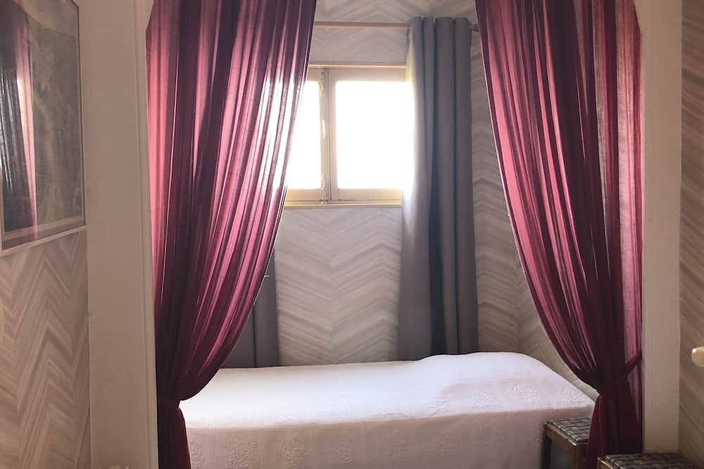 Maison Ancienne Avec son Jardin Privatif in Le Havre, Le Havre region