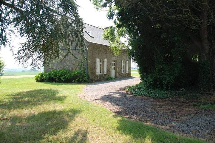 Homerez - Maison charmante avec jardin à Jugon-les-Lacs in Jugon-les-Lacs, Région de Dinan