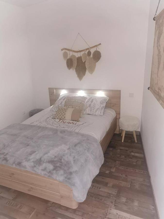 Logement cosy avec piscine et jacuzzi privatifs in Saint-Dolay, Région de Vannes