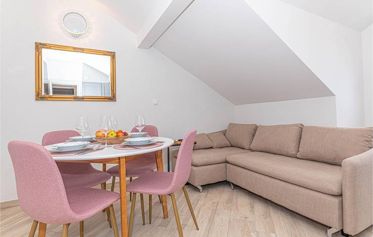 Gîte pour 3 personnes, avec terrasse à Pirovac - 4