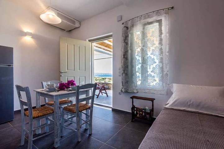 Aegiis maisonnettes-Obsidian in Milos