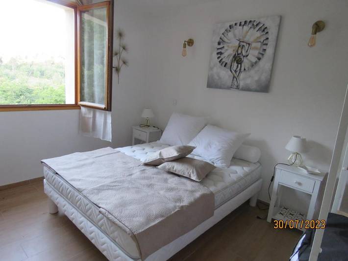 Location de vacances pour 2 personnes, avec Terrasse ainsi que Jardin et Vue à Vivario
