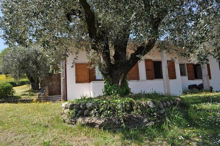 Ferienhaus für 5 Personen, mit Terrasse und Ausblick in Sona