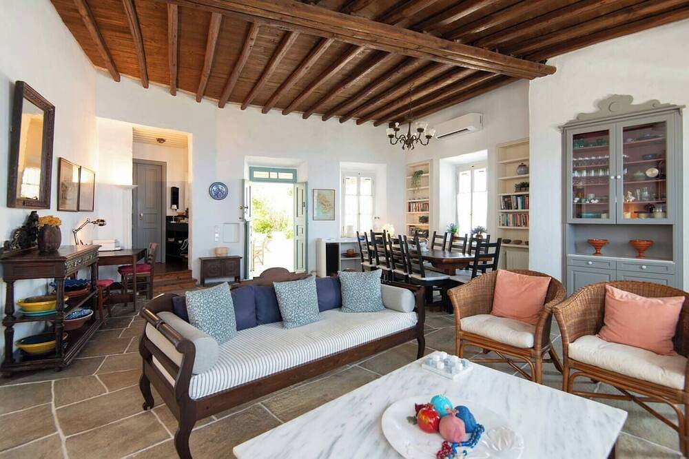 Villa Barou: Authentic traditional house; spectacular views in Sifnos, Cyclades in Apollonia, Sifnos