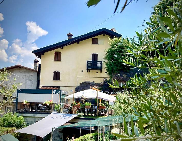 Appartamento per 3 persone, con Balcone e Terrazza nonché Idromassaggio e Giardino a Comune di Pisogne