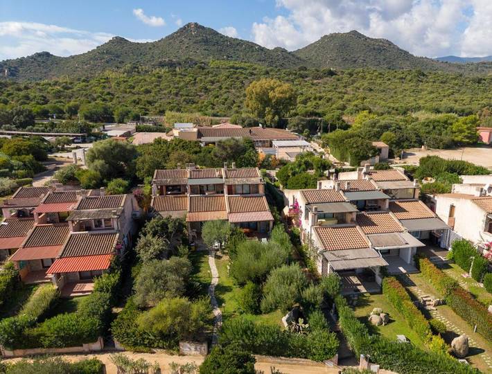 Club vacances pour 4 personnes, avec Balcon et Terrasse ainsi que Jardin et Vue en Sardaigne - 3