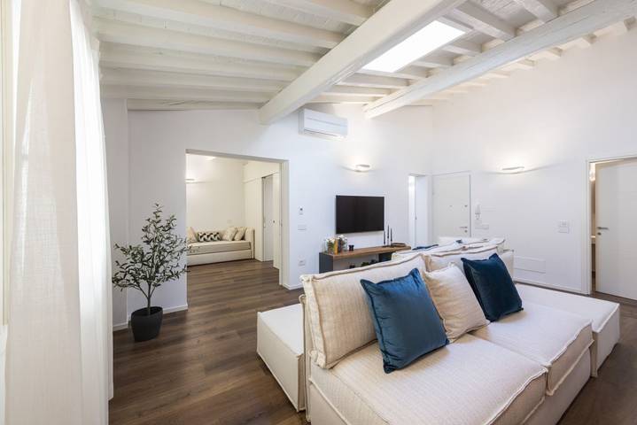 Ganze Wohnung, Ferienwohnung für 9 Personen mit Balkon/Terrasse in Florence city center, Florenz