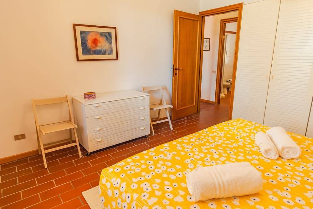 Wohnstätte-Gartenblick-Eigenes Badezimmer-Apartment-interno appartamento in Costermano, Gardasee-Berge