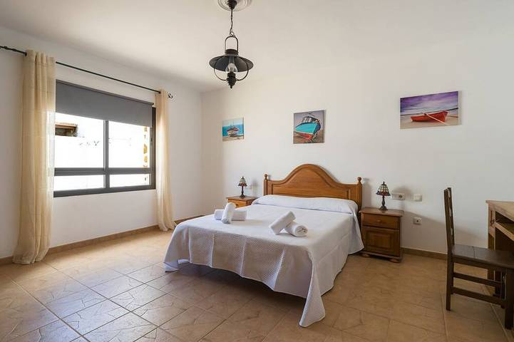 Location de vacances pour 7 personnes, avec balcon et jardin dans Tetir - 4