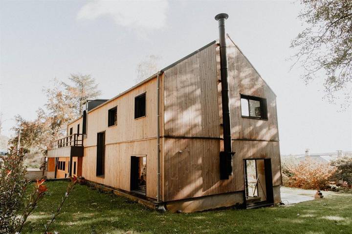 Location de vacances pour 12 personnes, avec Balcon et Terrasse ainsi que Jardin et Sauna à Mareil-Marly