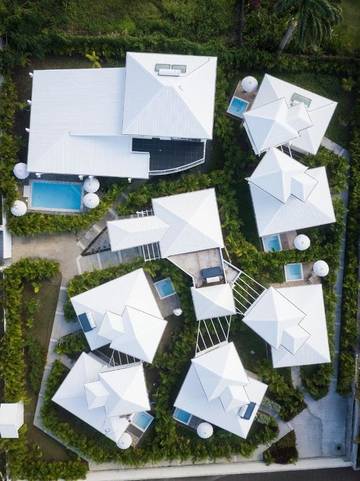 Location de vacances pour 8 personnes, avec vue ainsi que jardin et piscine à Le Moule