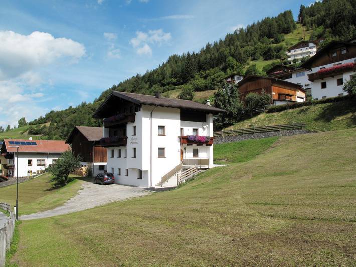 Ferienwohnung für 2 Personen, mit Balkon und Garten sowie Sauna in Fendels