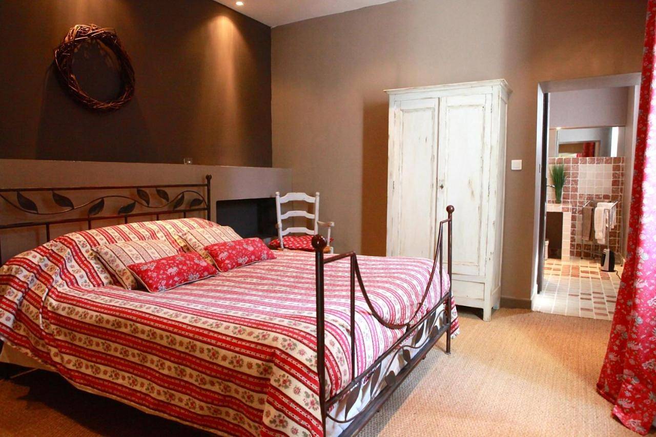 Double Room with Garden View in Saint-Gilles, Région de Nîmes